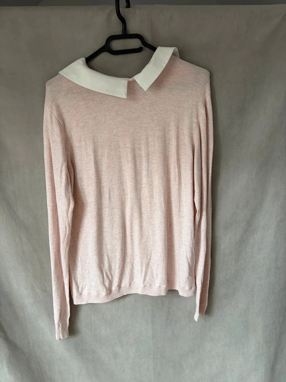 Pull rose et col blanc taille l